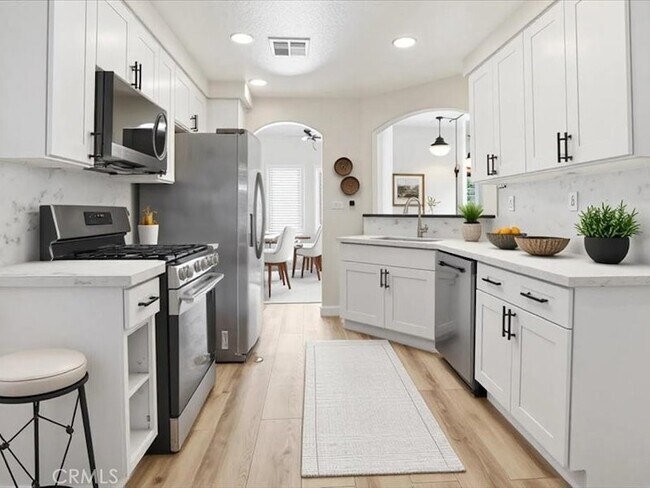 Building Photo - 356 Carrione Ct