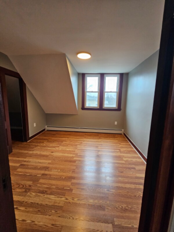 Building Photo - 133 Jubilee St