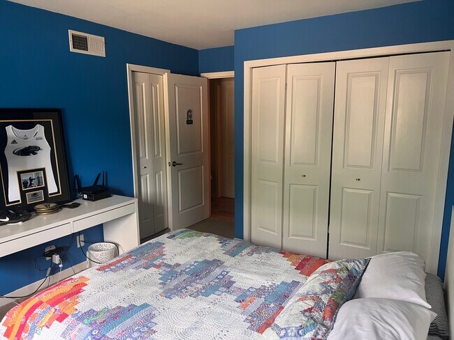 Foto del edificio - 2233 Luann Ln