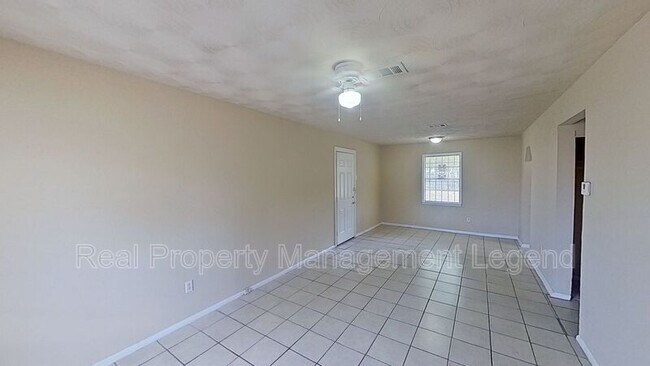 Foto del edificio - 6211 Godfrey Ave