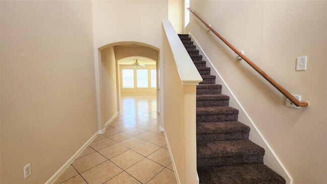 Foto del edificio - 618 Heatherton Hill Ln