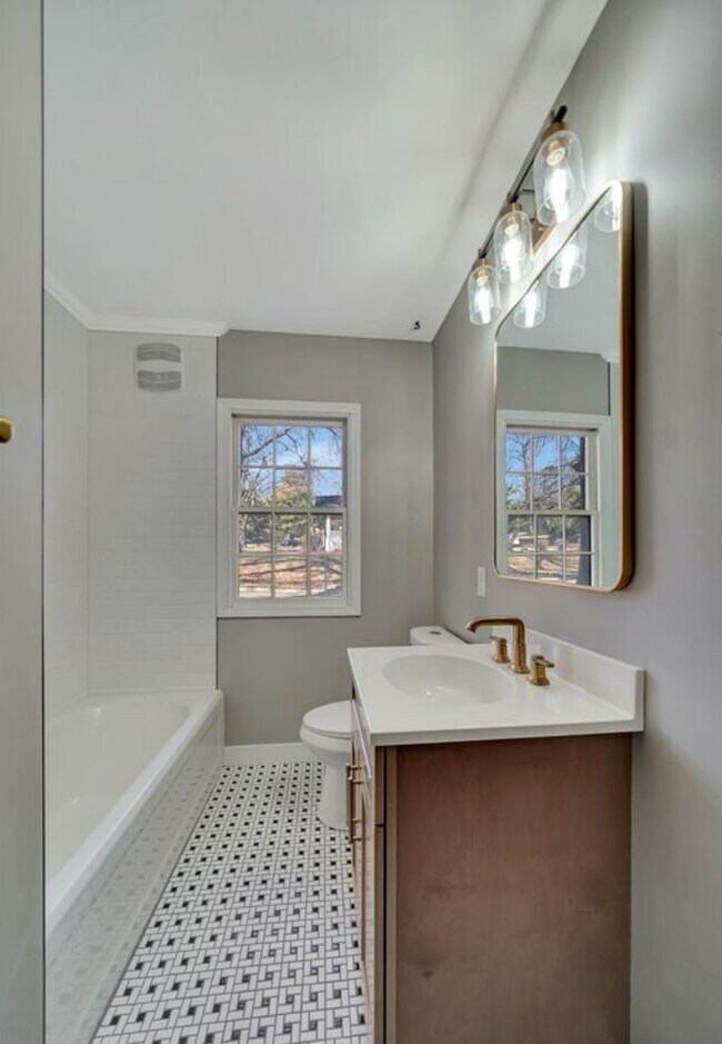 Foto del edificio - 4201 Hillside St