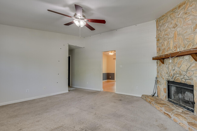 Building Photo - 436 Belglade Rd