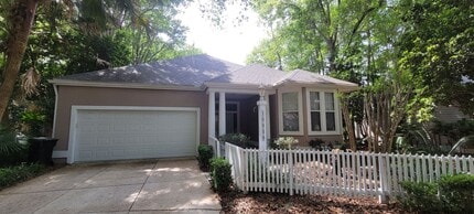 Building Photo - 10050 SW 52nd Rd