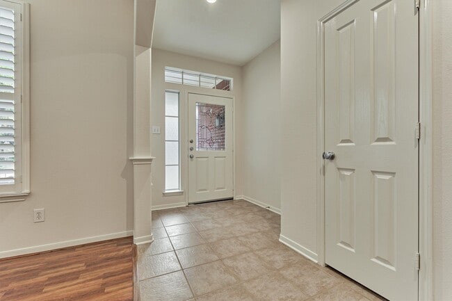 Building Photo - 89 N Apple Springs Cir