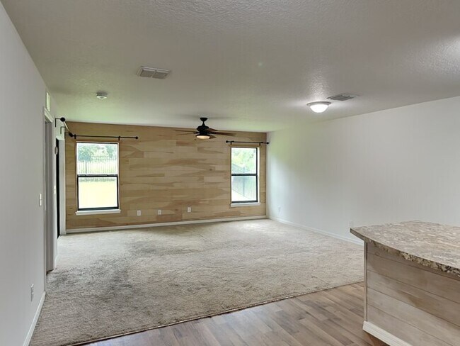 Building Photo - 5584 Maggiore Blvd