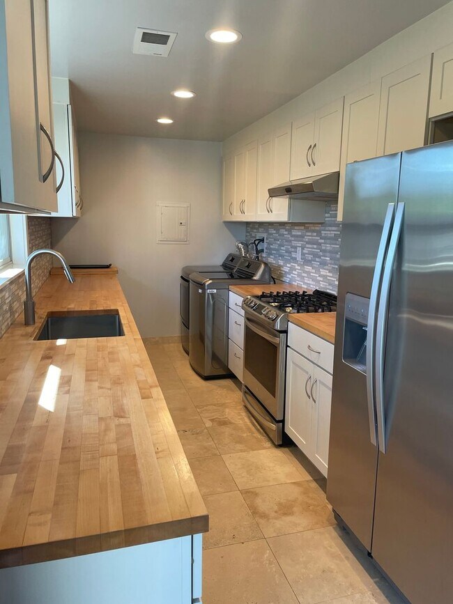 Foto del edificio - 1 Bedroom 1 Bathroom Single Level in Jacks...