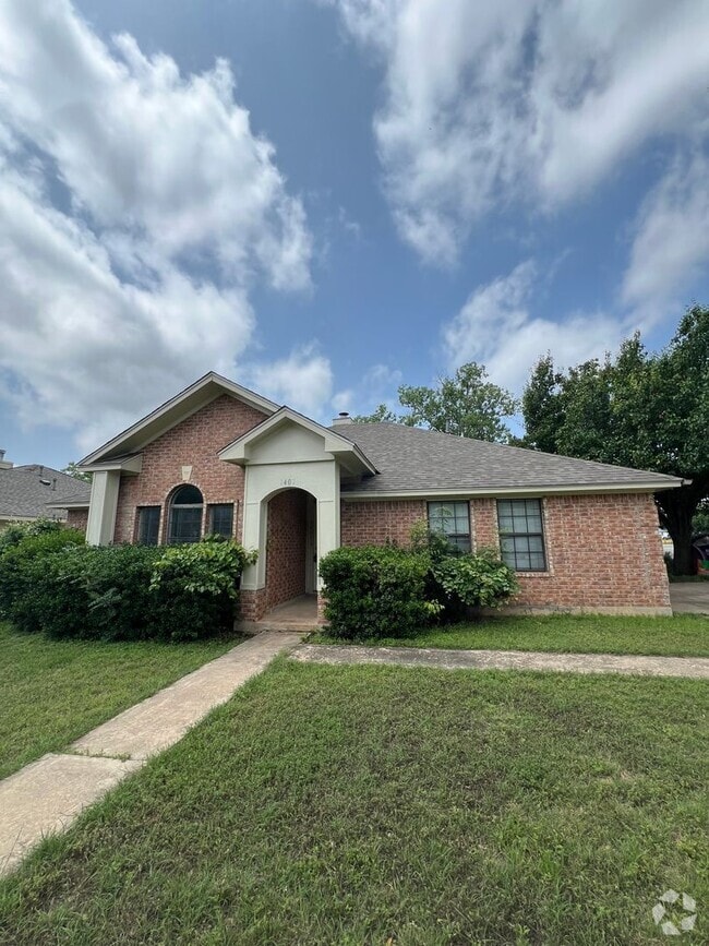 Building Photo - 1401 River Oak Dr