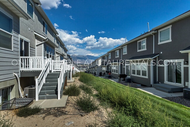 Building Photo - 4081 W Harmony Dr
