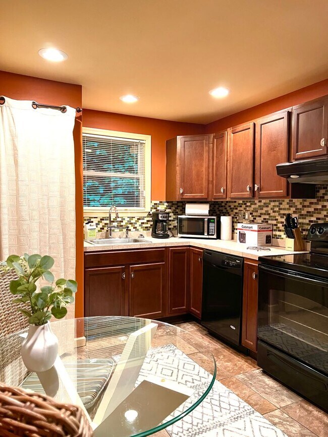 Foto del edificio - Completely Furnished Rental, 2 Bedrooms in...
