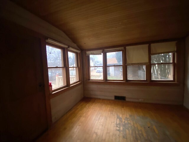 Building Photo - 426 2nd St