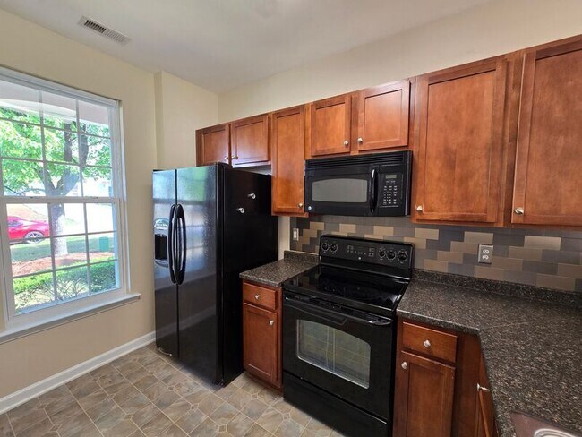 Foto del edificio - 617 Woodson Dr