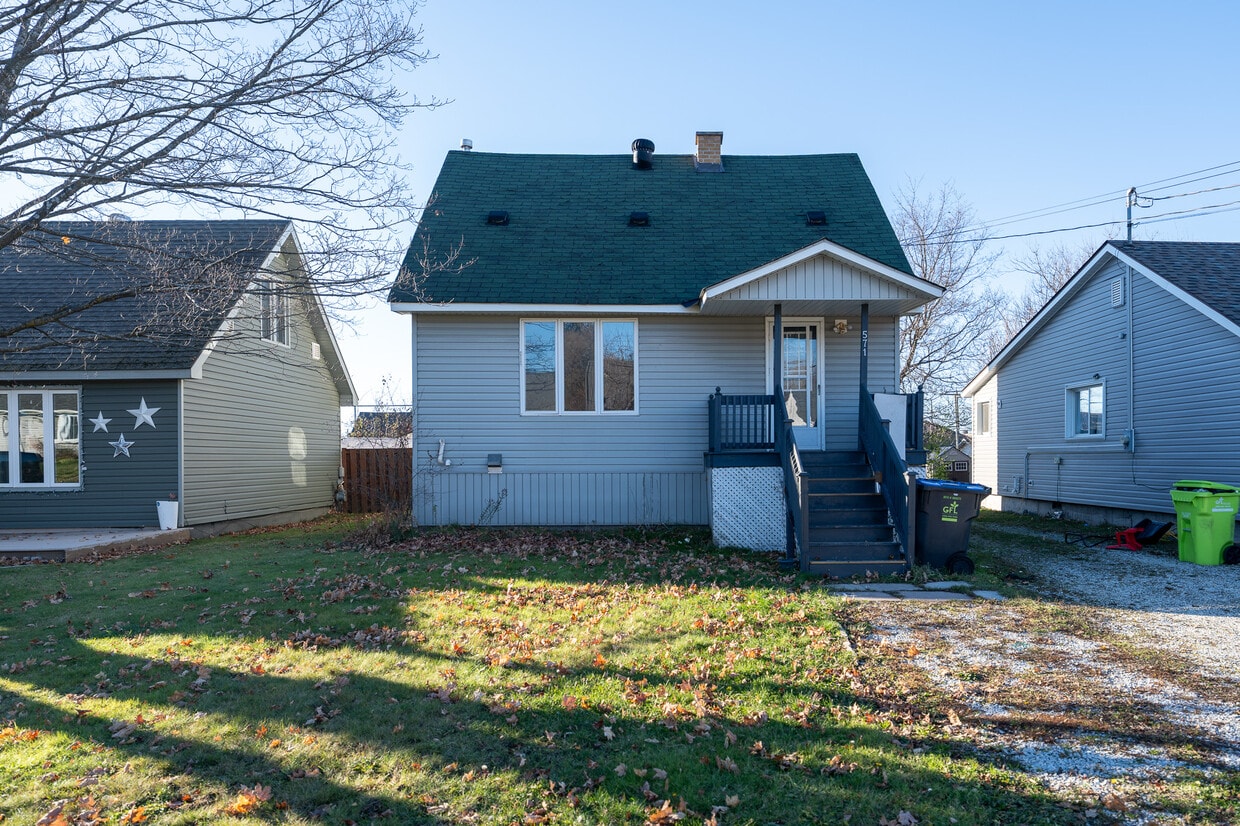 571 Bush St, Sault Ste. Marie, ON P6C 3H9 House for Rent in Sault Ste