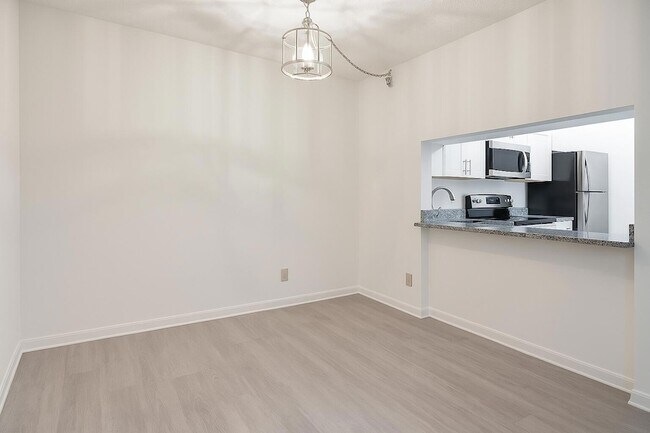 Building Photo - 209 Foxtail Dr