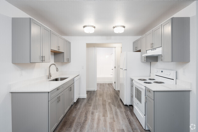 1BD, 1BA - 706SF - Wilderness West Apartments