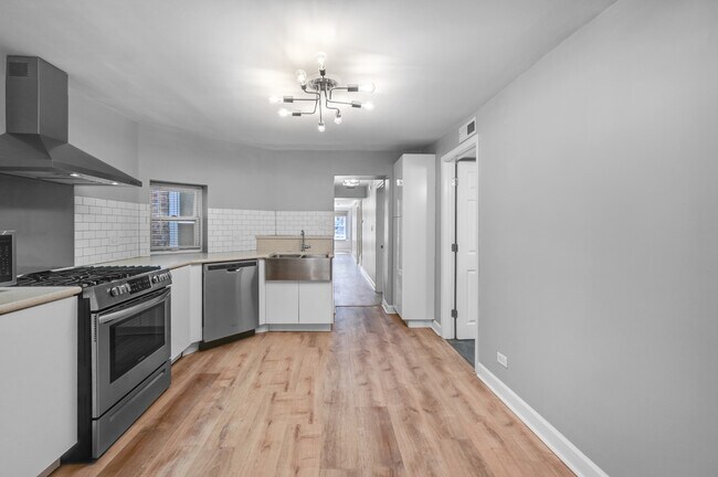 Kitchen - 2448 W Taylor St