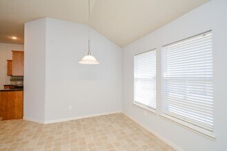 Building Photo - 3807 Belmont Turn