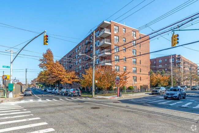 Building Photo - Grant Terrace Condominium