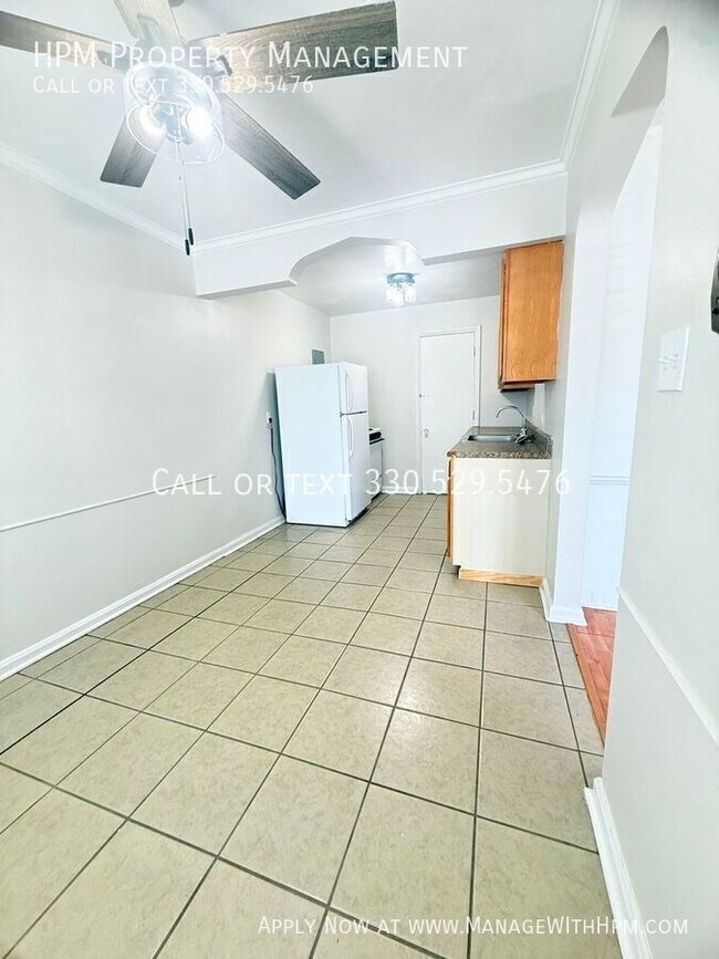 Building Photo - 3363 Warrensville Center Rd