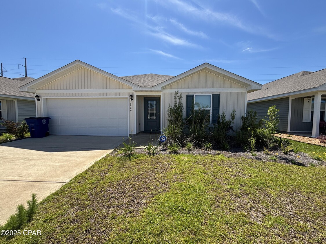 Foto principal - 6580 Slabinski Ln