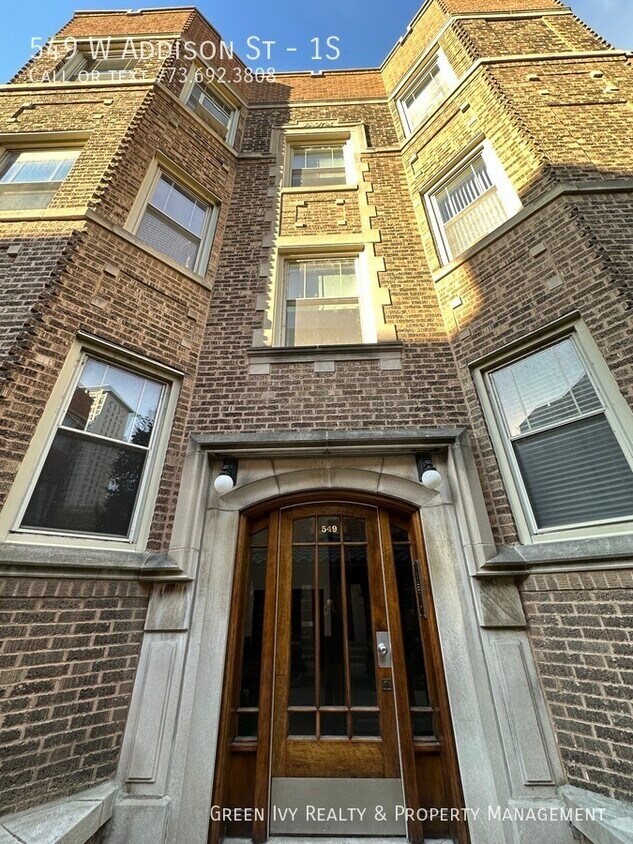 Foto principal - Wrigleyville 2 Bed 1 Bath on Addison (No a...