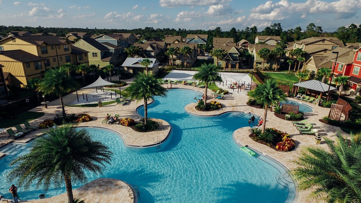 Resort-Style Swimming Pool - The Retreat at Gainesville