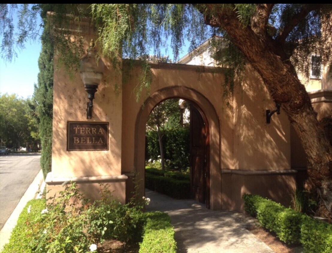 406 Terra Bella Unit 406, Irvine, CA 92602 Condo for Rent in Irvine