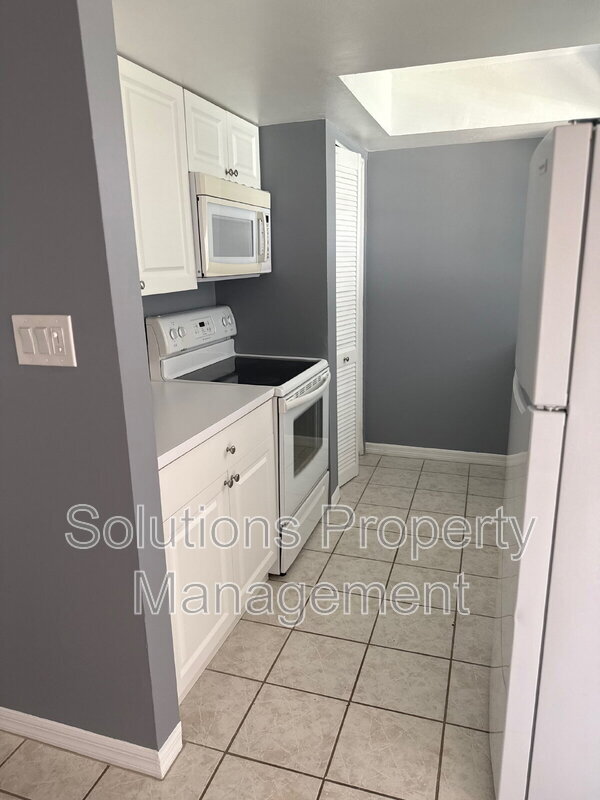 Foto del edificio - 1300 Arlington Ln NE