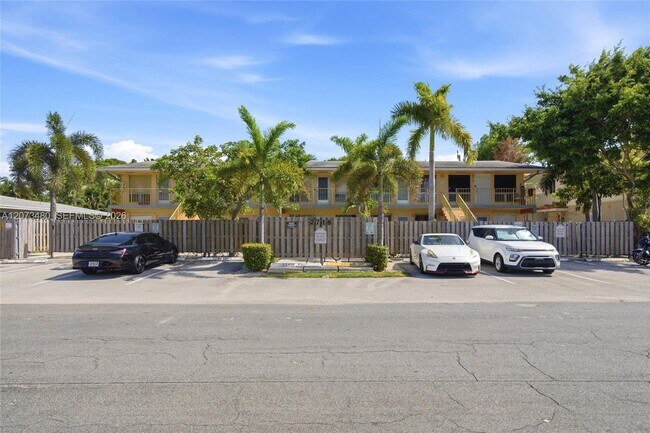 Foto del edificio - 2716 NE 30th Pl