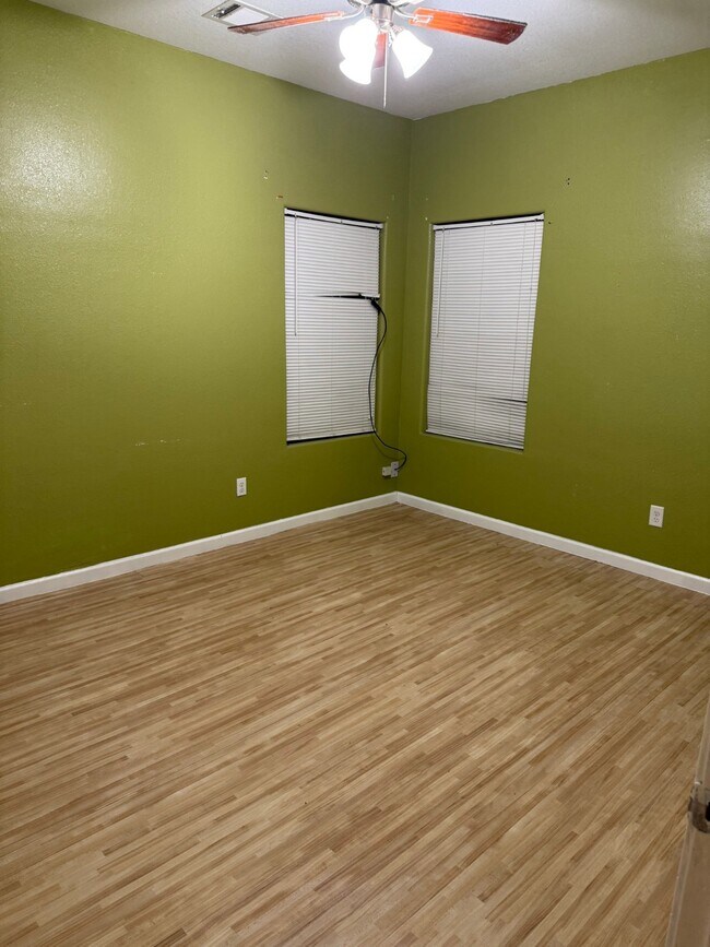 Foto del edificio - 7813 Canal St