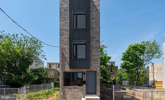 Foto del edificio - 1518 N Darien St