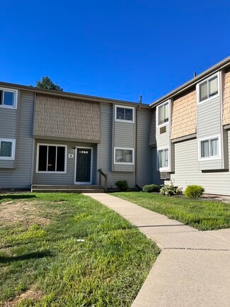 Building Photo - 12 Carillon Dr