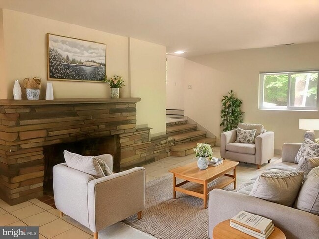 Foto del edificio - 6499 Frenchmens Dr