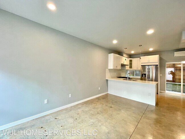 Foto del edificio - 3 br, 2.5 bath House - 2204 E Fir St