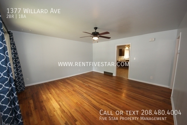 Building Photo - Adorable Duplex Apartment Available! This ...