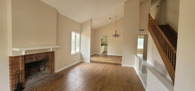 Foto del edificio - 21320 Stanwell St