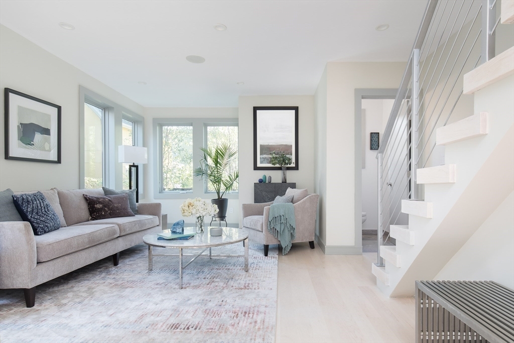 Foto principal - 56 JFK St