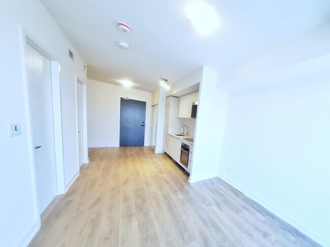 Building Photo - 2031 Kennedy Rd