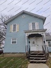 Building Photo - 302 E Goldsborough St