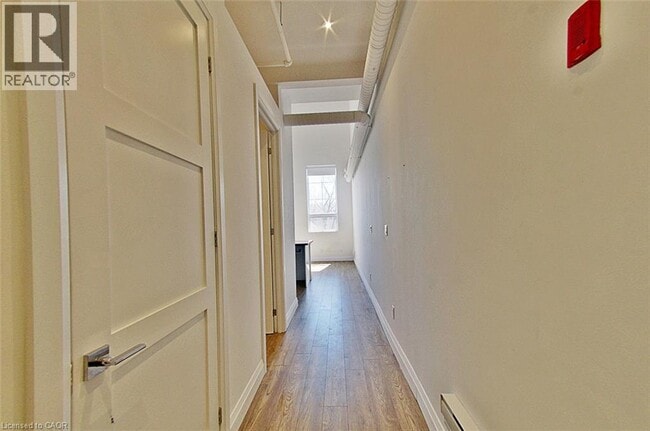 Building Photo - 220 Dundurn St S