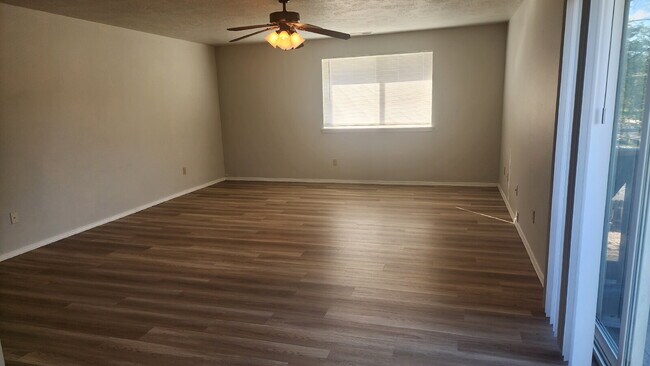 Foto del edificio - 3 bed, 2 bath - Spacious upstairs duplex on the Boise Bench!