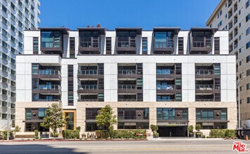Building Photo - 10777 Wilshire Blvd