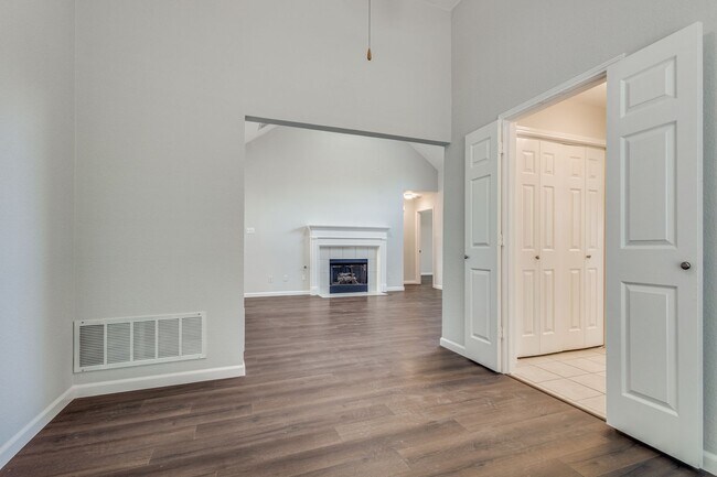 Foto del edificio - 2317 Suntree Ln