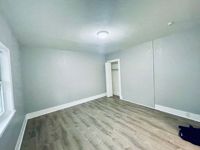 Foto del edificio - Experience Elevated Living in the Heart of Mt. Washington!