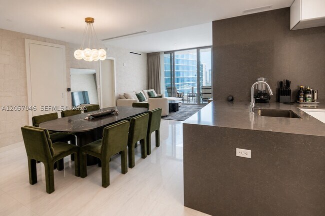Foto del edificio - 300 Biscayne Blvd