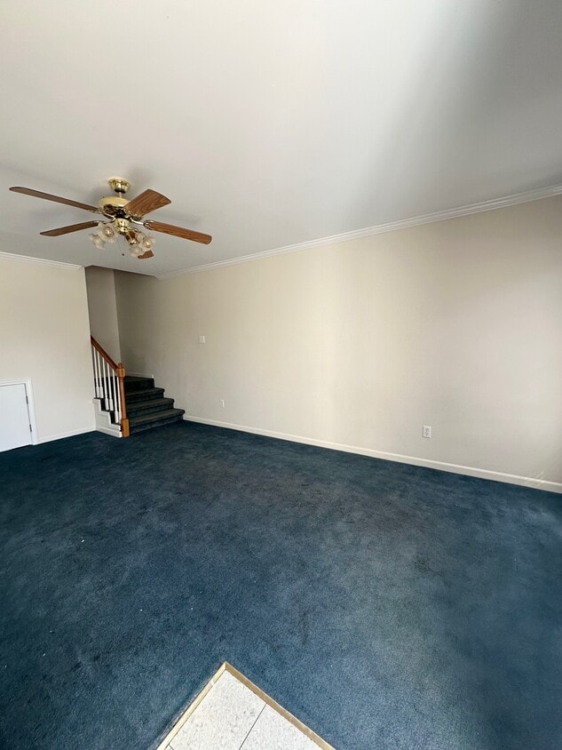 Living Room - 122 Mall Cir