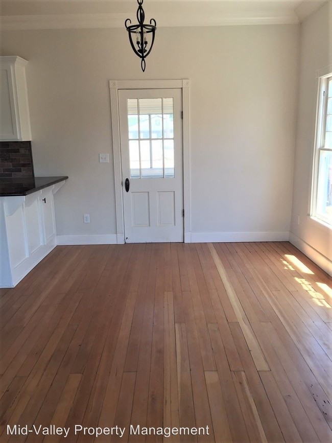Building Photo - 2 br, 1 bath House - 345 N F Street