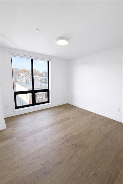 Building Photo - 1121 Dorchester Ave