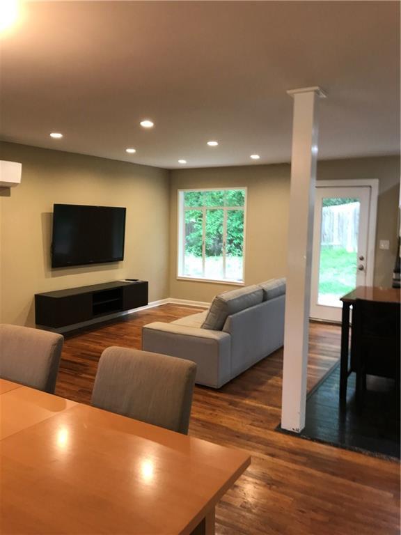 Building Photo - 5105 Rollingwood Dr