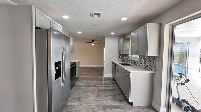 Building Photo - 2392 Bal Harbour Dr